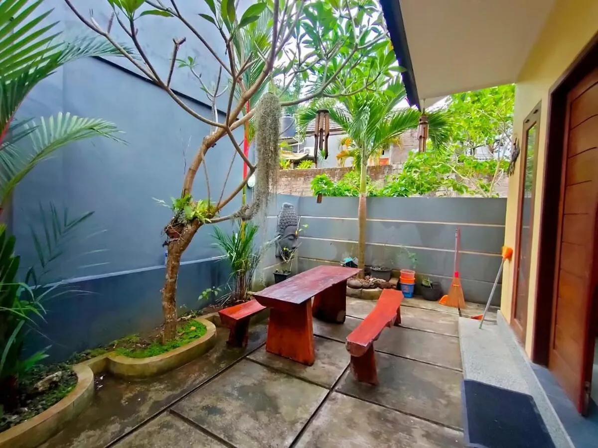 Family Tropic Guest House Jimbaran-Bali